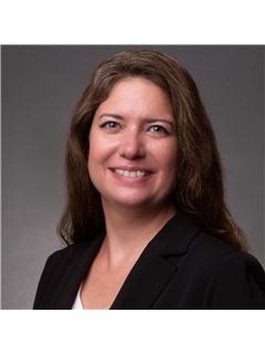 Jennifer Pohlman - RE/MAX Real Estate Associates