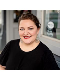Stacie Thompson - RE/MAX Advantage
