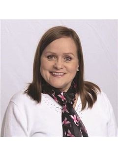 Jane E. Strecker - RE/MAX Real Estate Associates