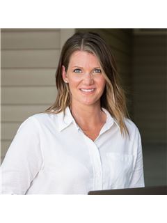 Nicole Stanley - RE/MAX Cornerstone