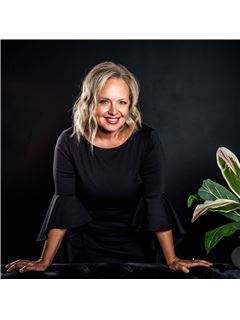 Marlana White - RE/MAX Plus