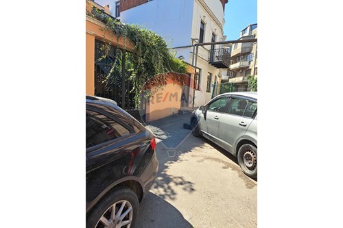 Commercial - Office Over Retail - Tbilisi - GE