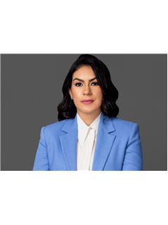 Laura Casilla - REMAX Pro