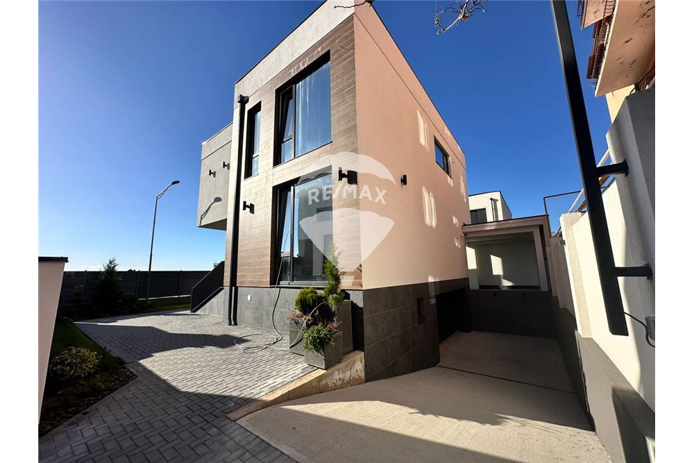 Residential House Chisinau, Moldova Moldova 105600103616 , RE