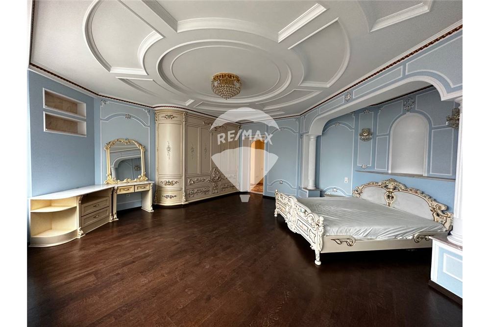 Residential House Chisinau, Moldova Moldova 105600600112 , RE/MAX Global Real Estate