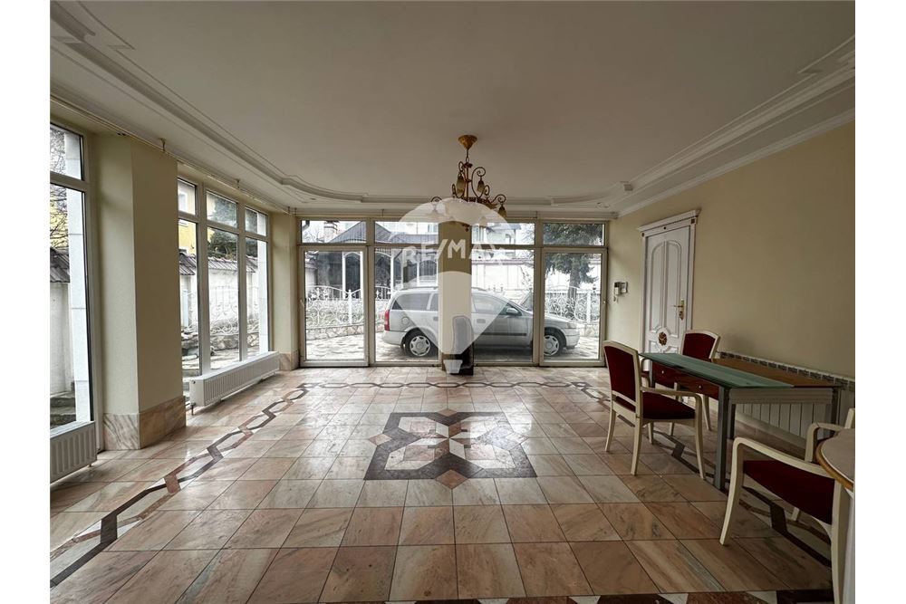 Residential House Chisinau, Moldova Moldova 105600600112 , RE