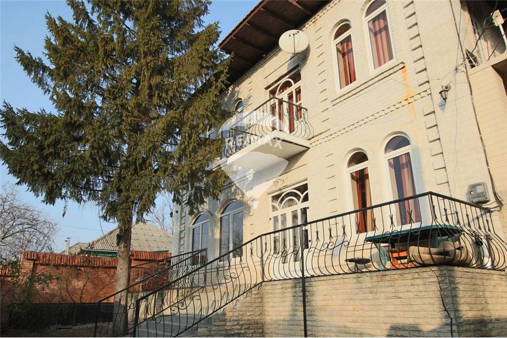 Residential House Chisinau, Moldova Moldova 1056004005331 , RE/MAX Global Real Estate