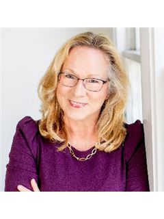 Laurie St. Onge - RE/MAX Go