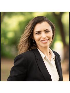 Juliana Quintanilla Garza - RE/MAX Elite