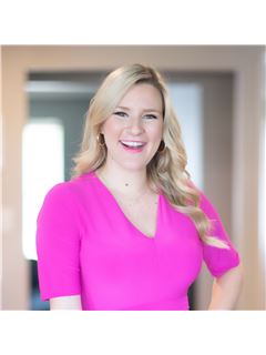 Alex Puryear Stevens - RE/MAX Fine Properties