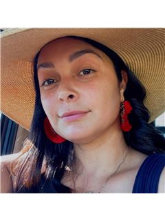 Sabrina Flores - RE/MAX Go