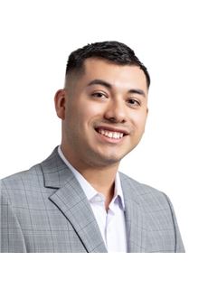 David Saldivar - RE/MAX Fine Properties