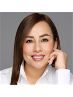Karina Velazquez - RE/MAX Elite