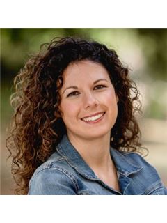 Erica Urbanovsky - RE/MAX Associates Group