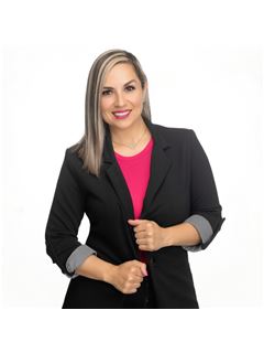 Brenda Martinez - RE/MAX Elite