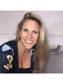 Jenny Enderlin - RE/MAX North - San Antonio