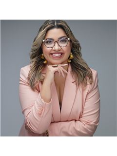 Vanessa Alaniz - RE/MAX Elite