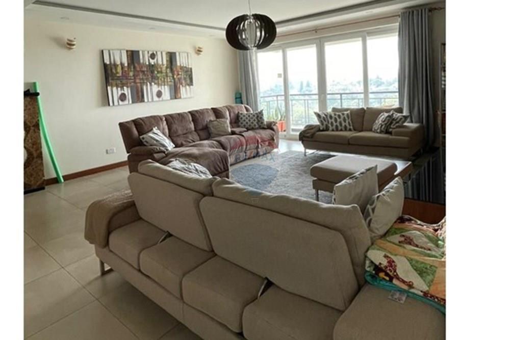 Condo/Apartment - For Sale - Parklands - WhatsApp Image 2025-10-06 at 2.12.00 PM (1).jpeg - Living Room - 106003104-372