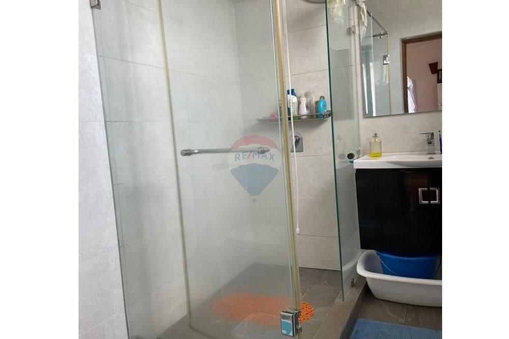 Condo/Apartment - For Sale - Parklands - WhatsApp Image 2025-10-06 at 2.12.04 PM (3).jpeg - Bathroom - 106003104-372