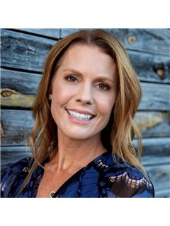 Brooke Bengard - RE/MAX DFW Associates IV