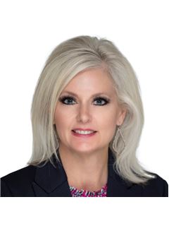 Johnna McQuillan - RE/MAX Signature Properties - Signature Home Team
