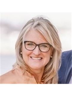 Becci Tomasek - RE/MAX DFW Associates IV