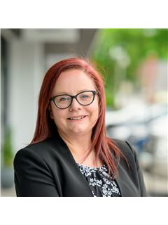 Amanda Mayers - RE/MAX Preferred Associates