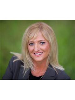 Ursula Warnick - RE/MAX Connection