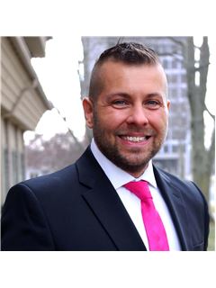 Benjamin Palicki - RE/MAX Preferred Associates