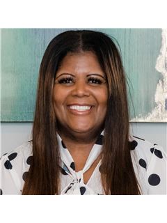 Melody Davis - RE/MAX 1st Choice