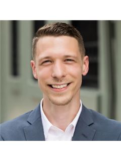 Nate Machowski - RE/MAX SmartHub Realty