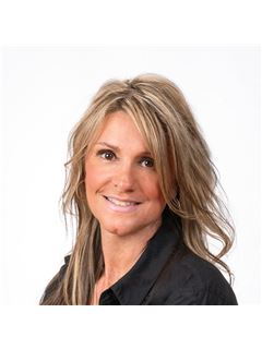 Caroline Lopopolo - RE/MAX Real Estate