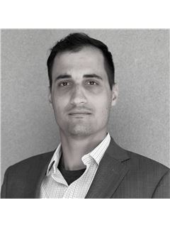 Zachary Myers - RE/MAX Pinnacle