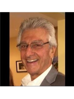 Associate - Stephen M. Marchese - RE/MAX Central