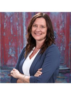 Lynnette Harsh - RE/MAX Pinnacle