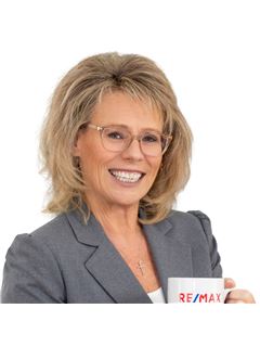 Connie Brady - RE/MAX Central