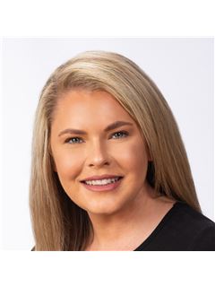 Amber Escontrias - RE/MAX Real Estate