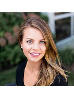 Nicole Ingerson - RE/MAX 1st Choice