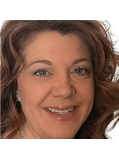 Erin Muterspaw - RE/MAX Victory + Affiliates