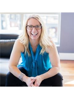 Stephanie Clemens - RE/MAX Victory + Affiliates