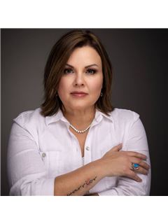 Carie Averill - RE/MAX Heritage