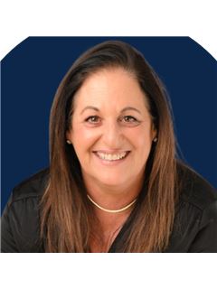 Carol Montie - RE/MAX Boone Realty
