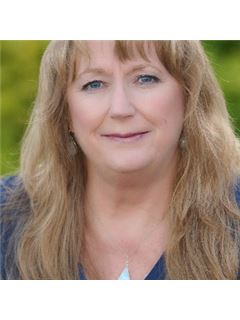 DeAnna Meyer - RE/MAX Premier Properties