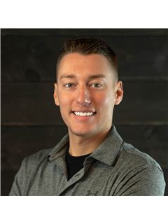 Logan Stonitsch - RE/MAX Lake of the Ozarks