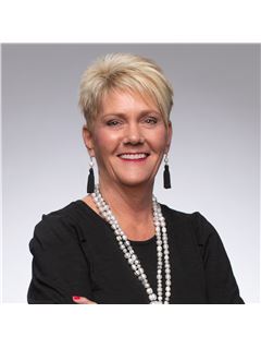 Marcelle D. Fuller - RE/MAX Jefferson City