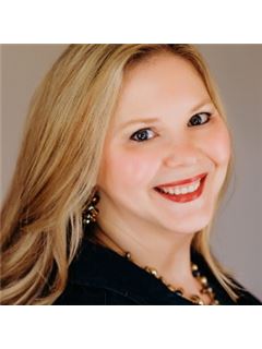 Ashlee Davis - RE/MAX Boone Realty