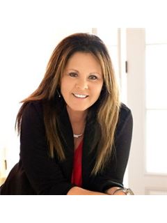 Tisha Renee Homfeld - RE/MAX Heritage