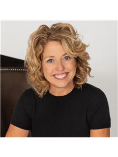 Dede Dunn - RE/MAX Premier Realty