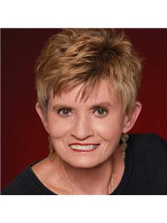 Judy Elliott - RE/MAX Lake of the Ozarks