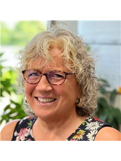 Rhonda D. Carlson - RE/MAX Boone Realty